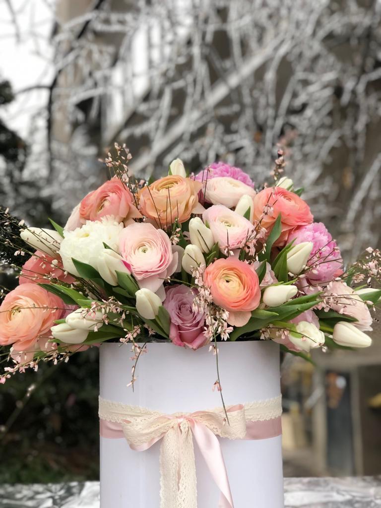 Cutie Rotunda Spring Flowers